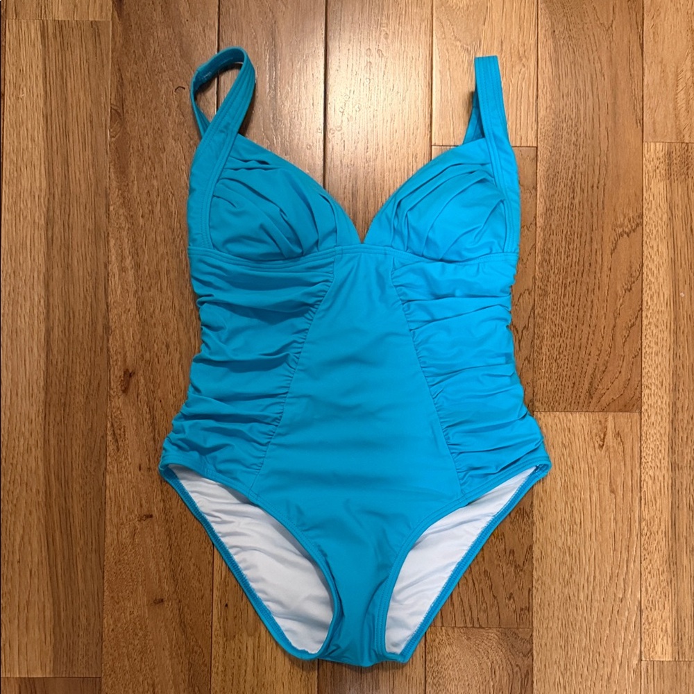 Venus one piece bathing suit teal size 6 New